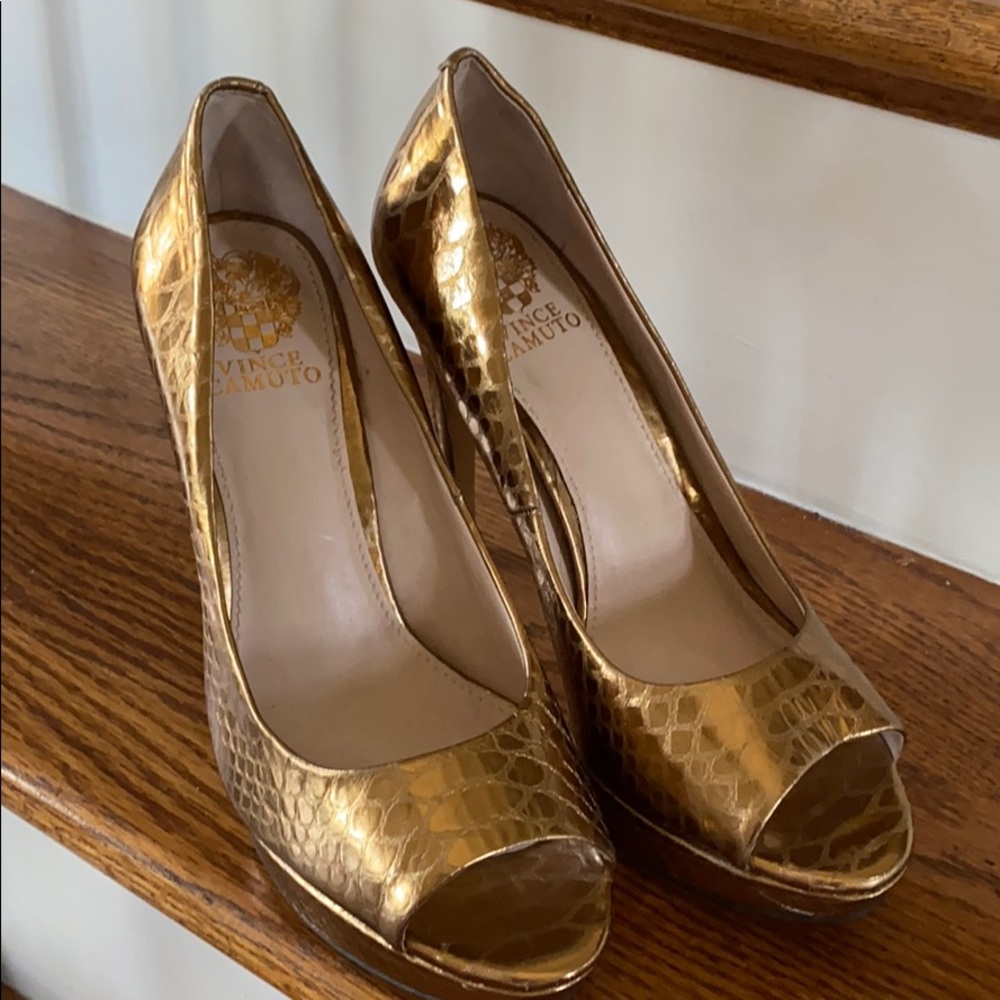 Vince Camuto bronze heels